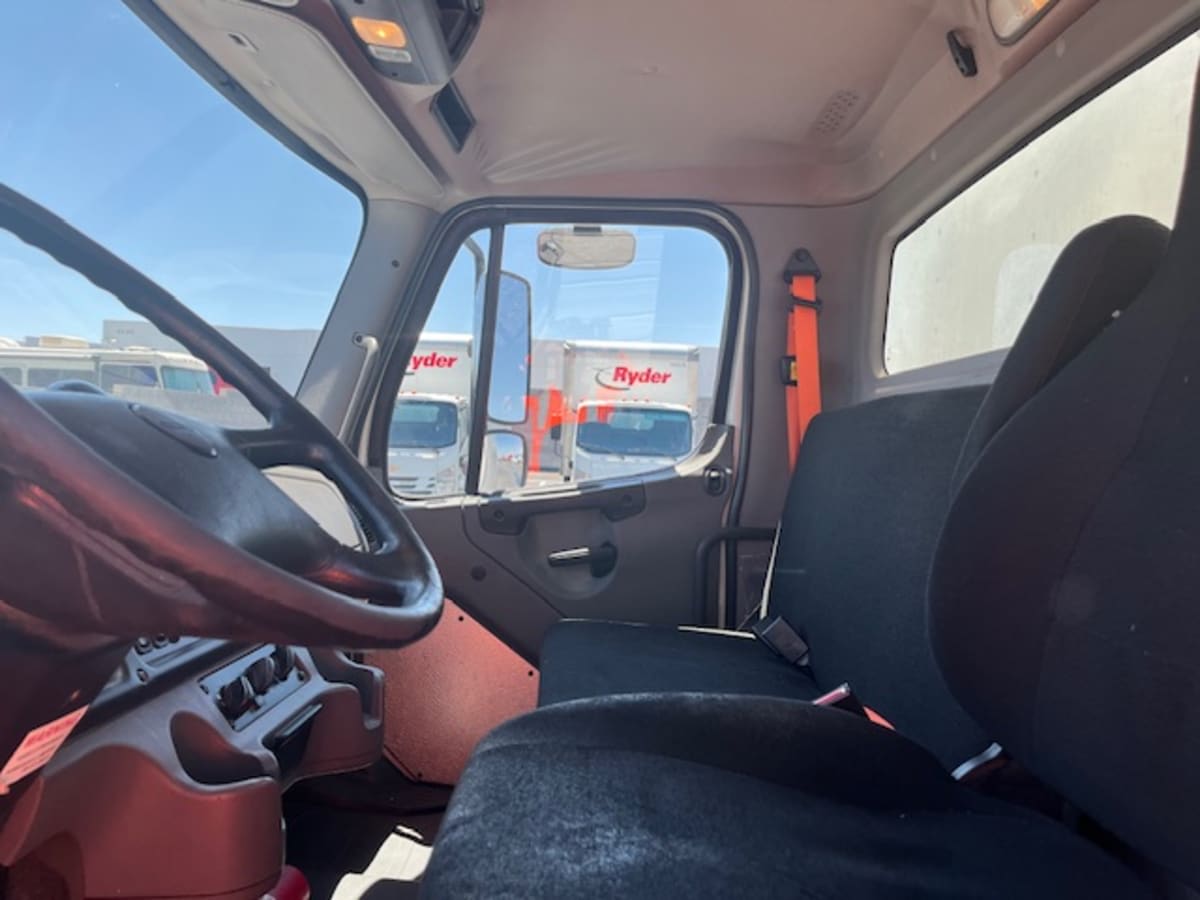 2019 Freightliner M2 106 in Fontana, CA — photo 7