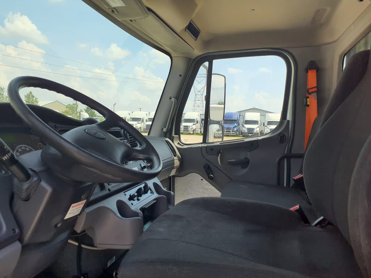 2019 Freightliner M2 106 in Indianapolis, IN — photo 8