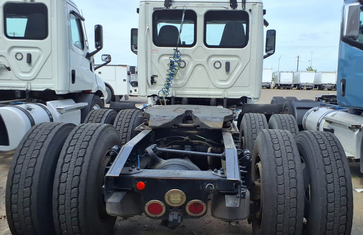 2019 Freightliner Cascadia in Memphis, TN — photo 5