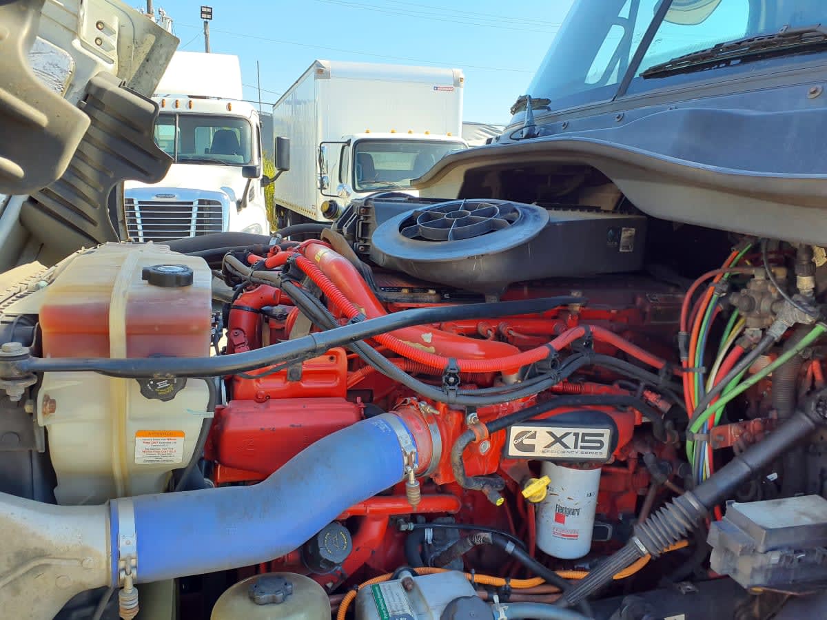 2019 Freightliner Cascadia in Indianapolis, IN — photo 8