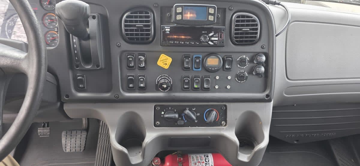 2019 Freightliner M2 106 in Bensalem, PA — photo 12