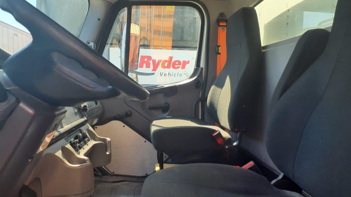 2019 Freightliner M2 106 in Springfield, MA — photo 11