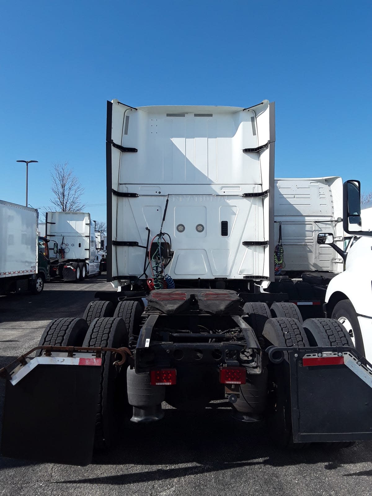 2019 International LT in Bolingbrook, IL — photo 5