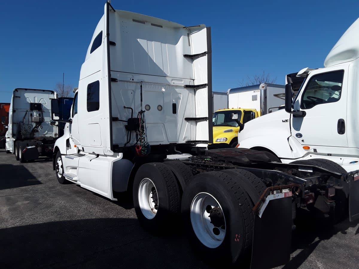 2019 International LT in Bolingbrook, IL — photo 6