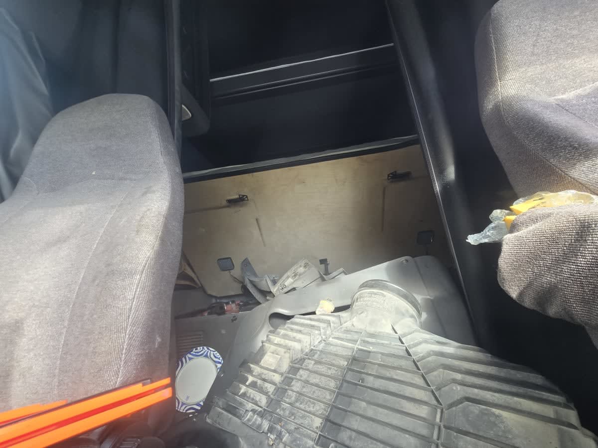 2019 International LT in Tampa, FL — photo 8