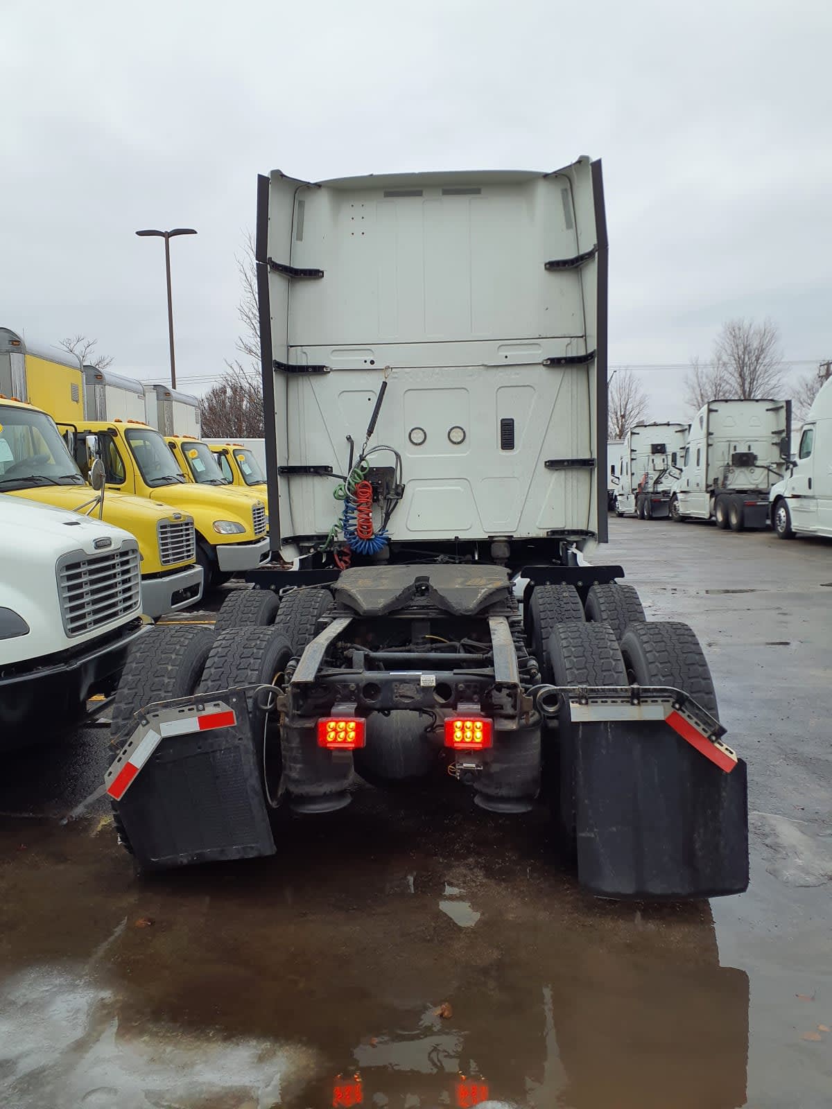 2019 International LT in Bolingbrook, IL — photo 5