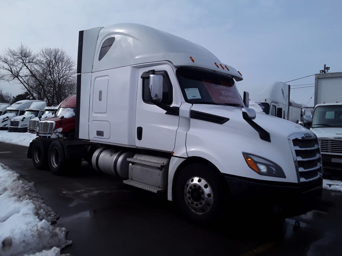 2019 Freightliner Cascadia in Salisbury, MA — photo 3