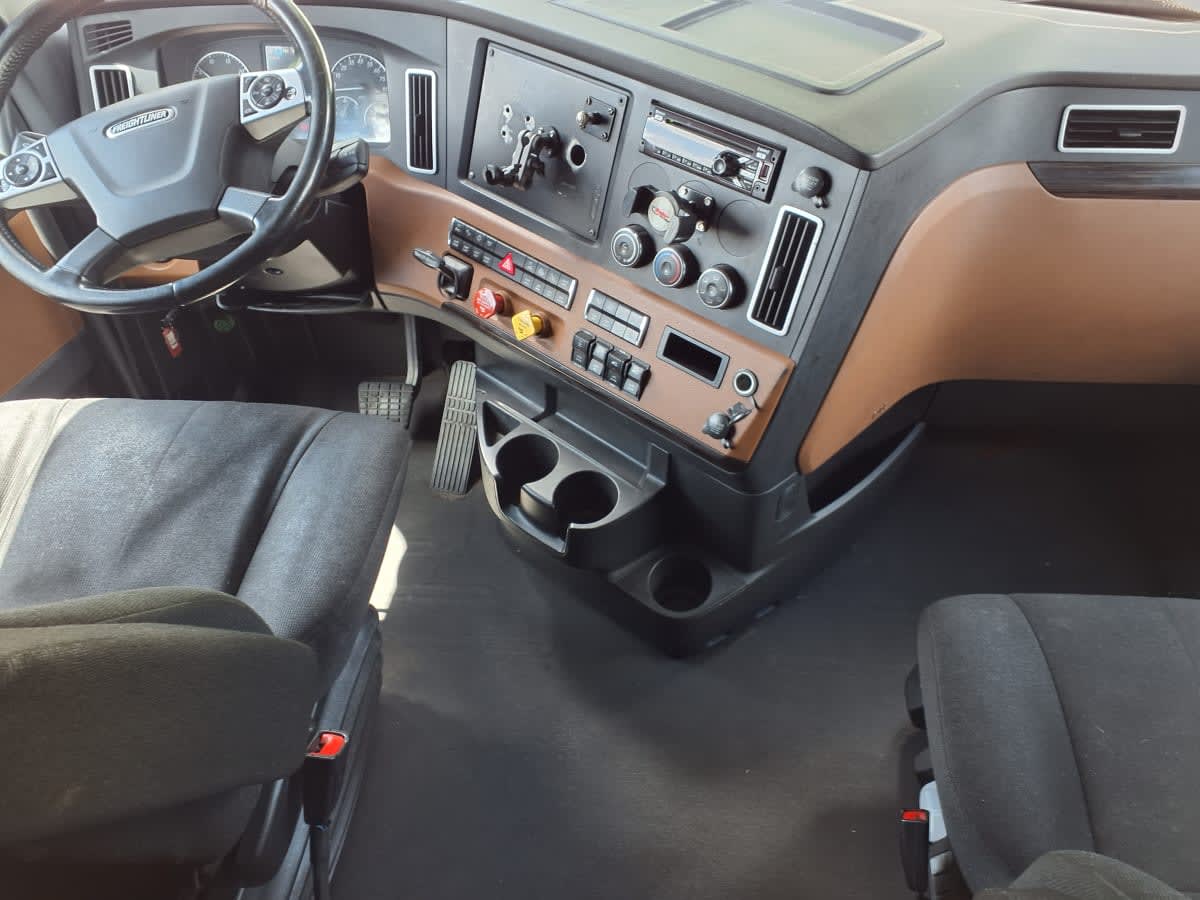 2019 Freightliner Cascadia in Davie, FL — photo 7