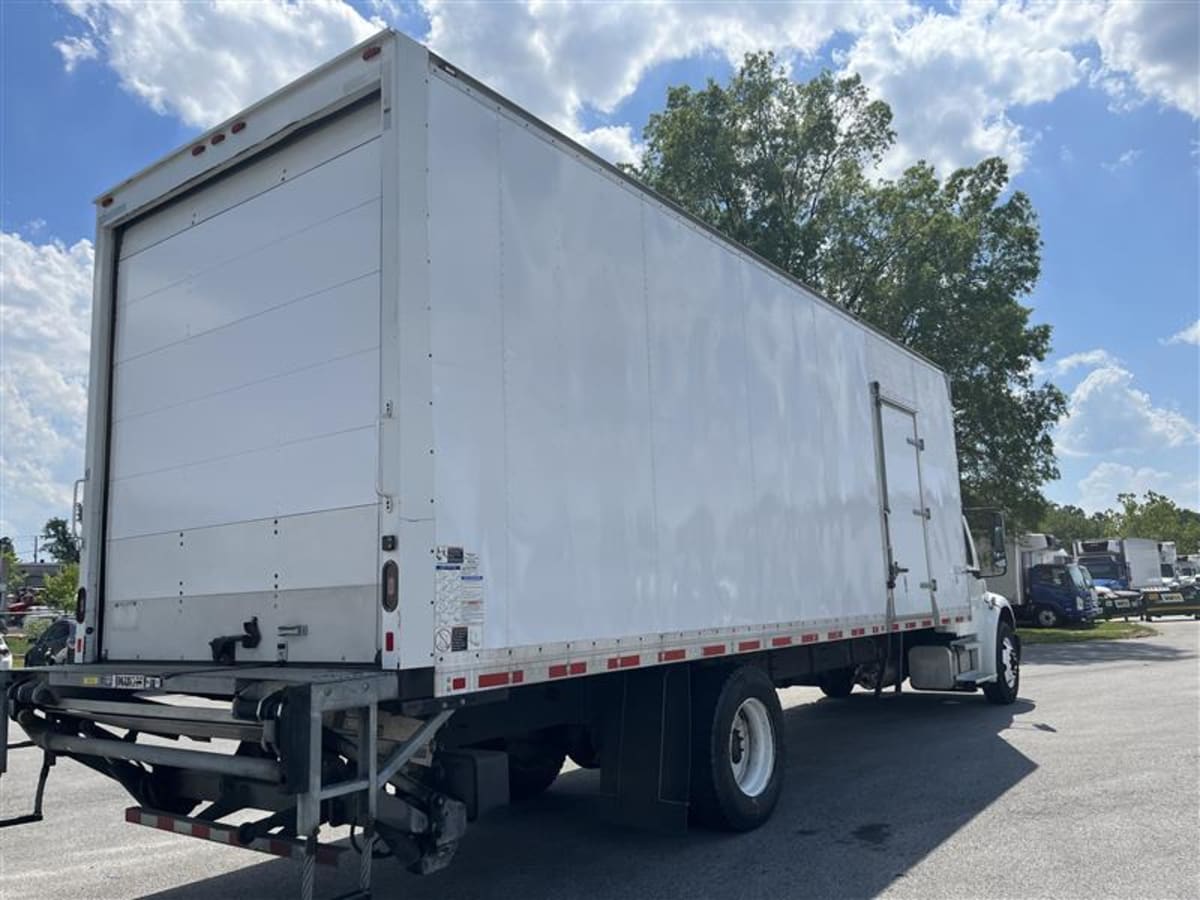 2019 Freightliner M2 106 in Beltsville, MD — photo 4