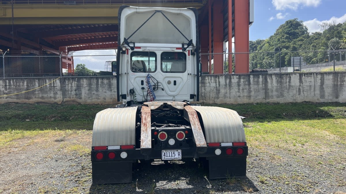 2019 Freightliner Cascadia in Toa Baja, Puerto Rico — photo 5