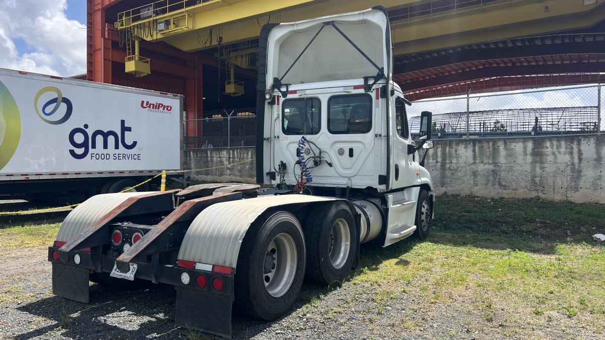2019 Freightliner Cascadia in Toa Baja, Puerto Rico — photo 4