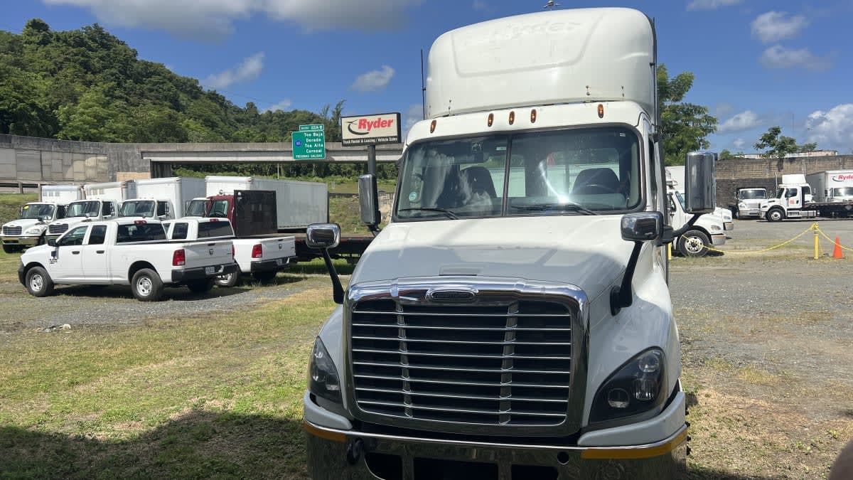 2019 Freightliner Cascadia in Toa Baja, Puerto Rico — photo 2