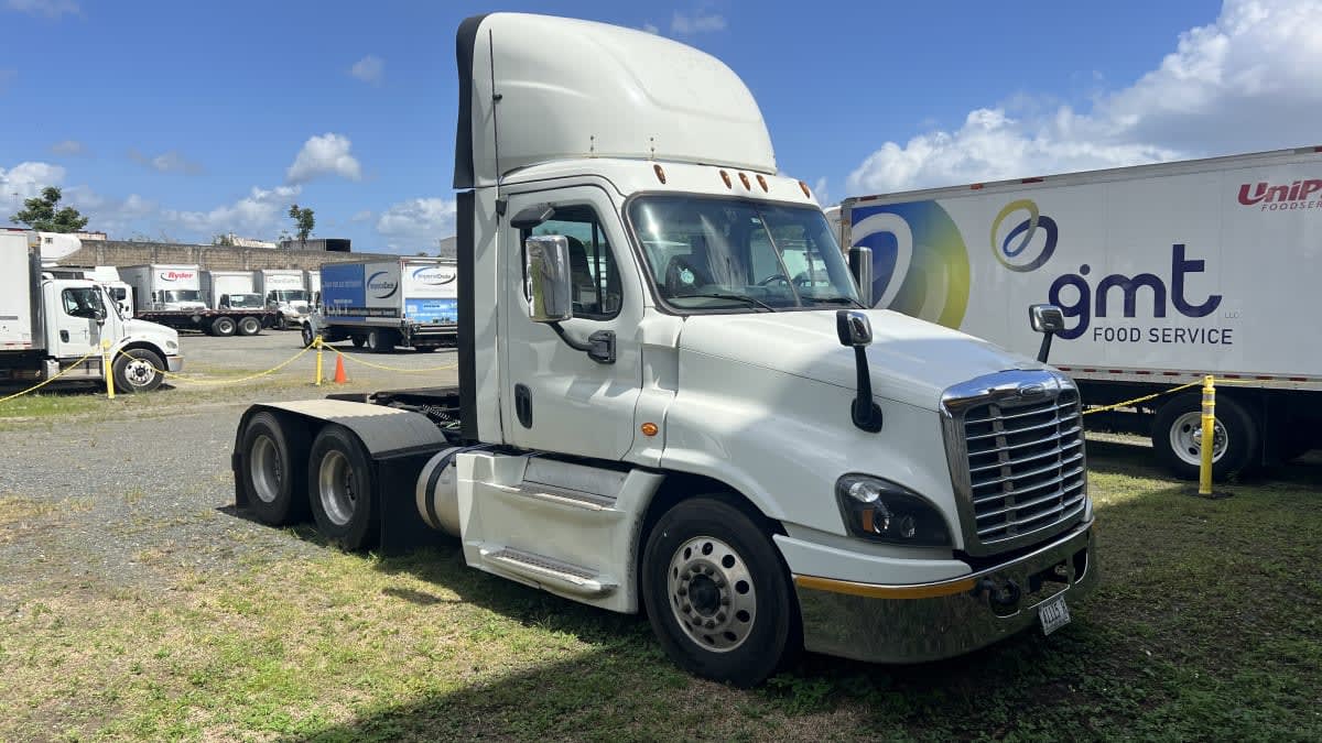 2019 Freightliner Cascadia in Toa Baja, Puerto Rico — photo 3