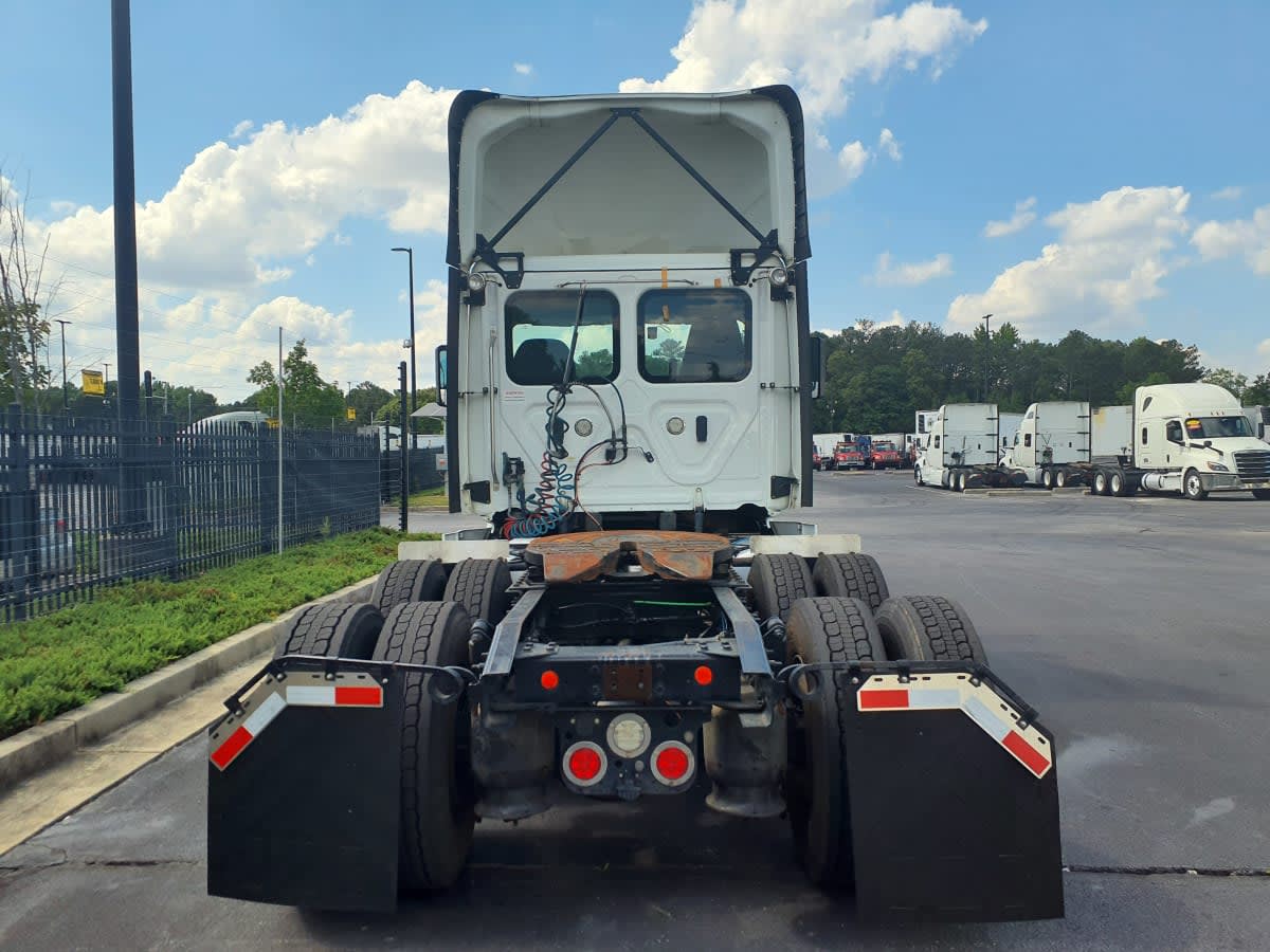 2019 Freightliner Cascadia in Atlanta, GA — photo 5