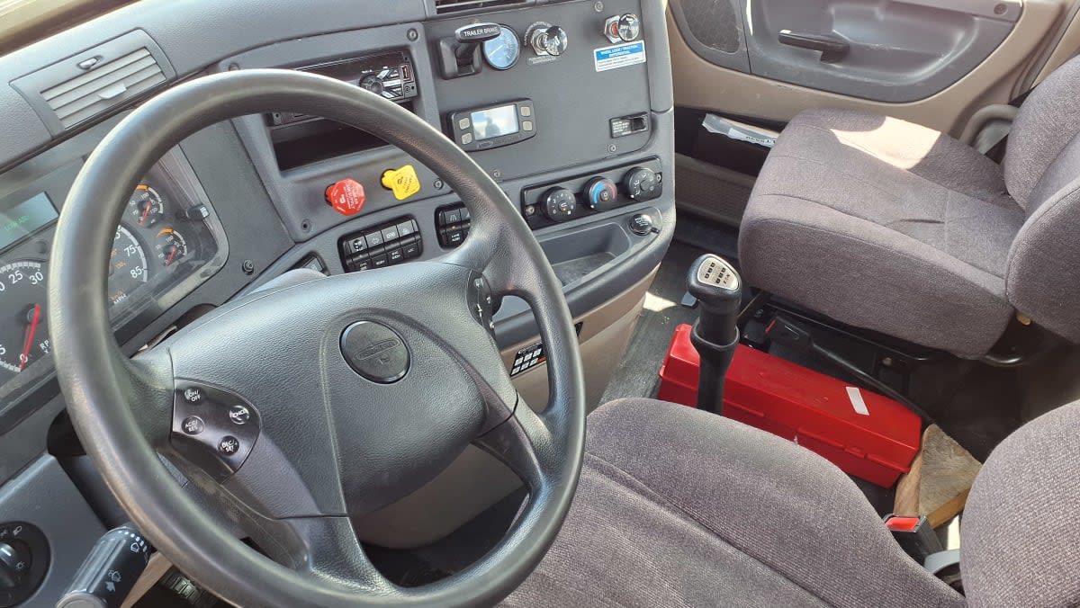2019 Freightliner Cascadia in Warwick, RI — photo 7
