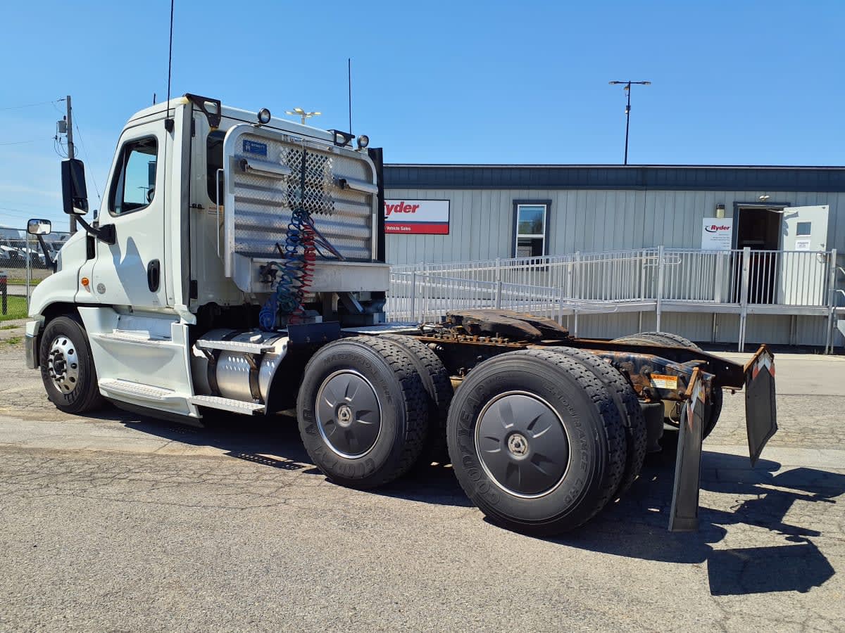 2019 Freightliner Cascadia in Syracuse, NY — photo 6