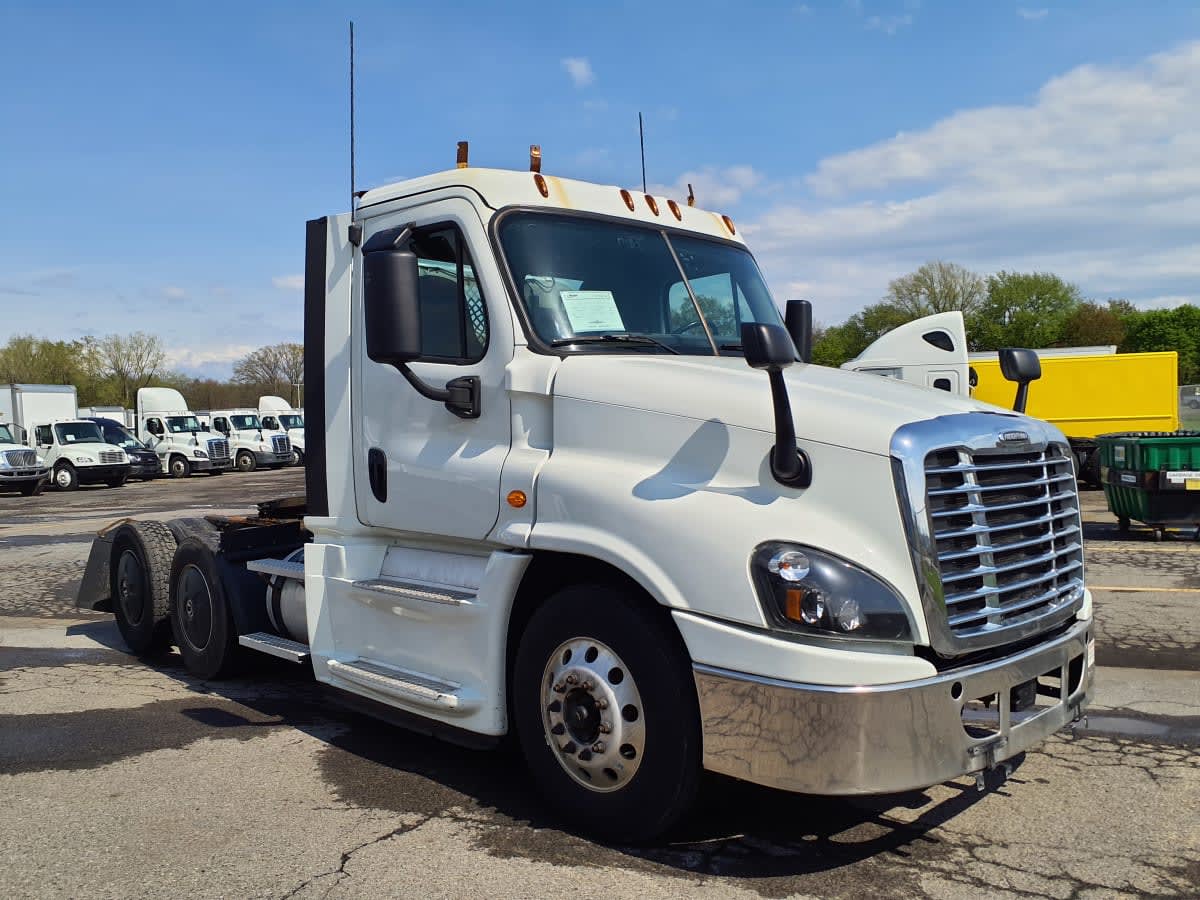 2019 Freightliner Cascadia in Syracuse, NY — photo 3