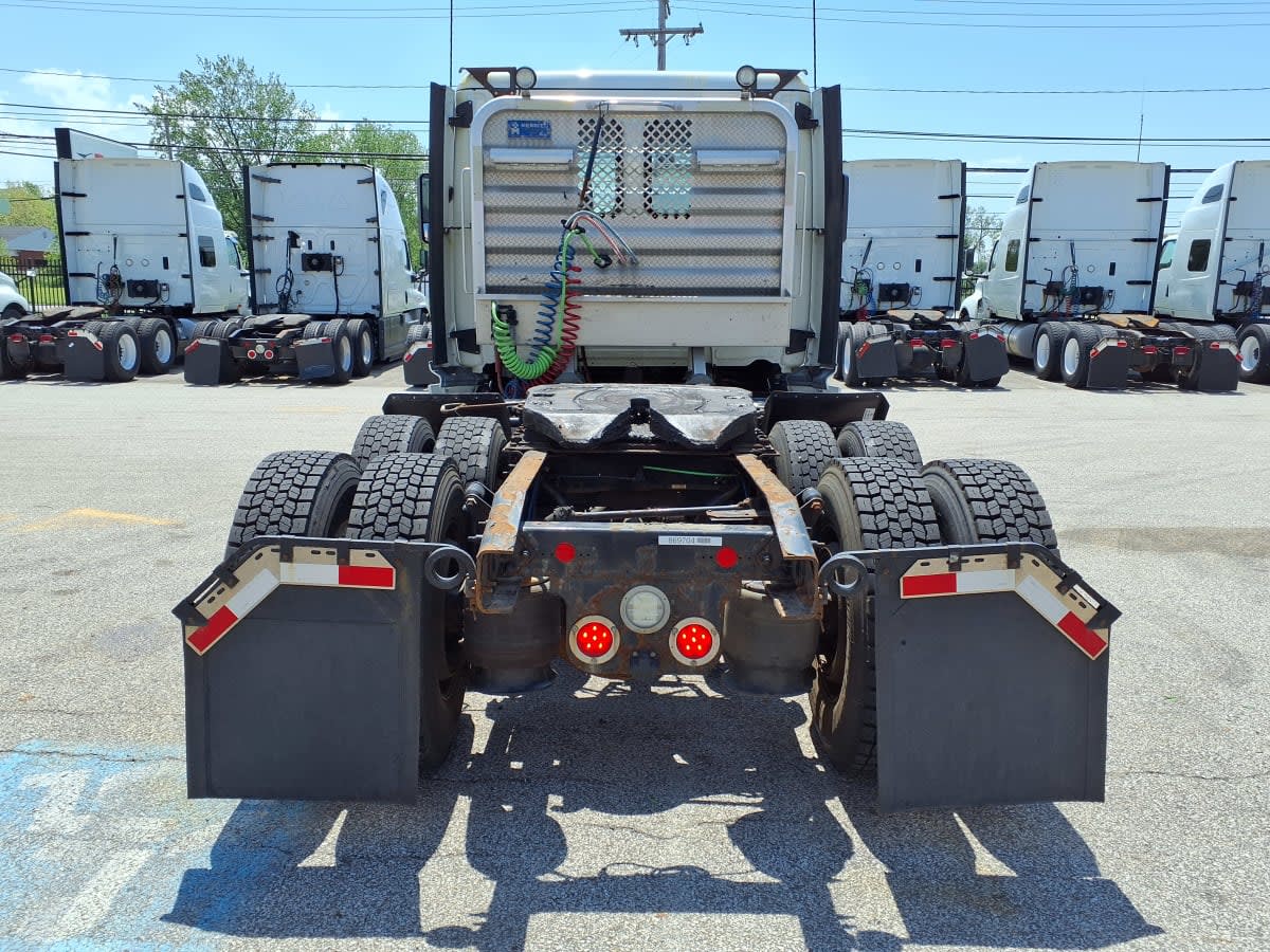 2019 Freightliner Cascadia in Cleveland, OH — photo 5