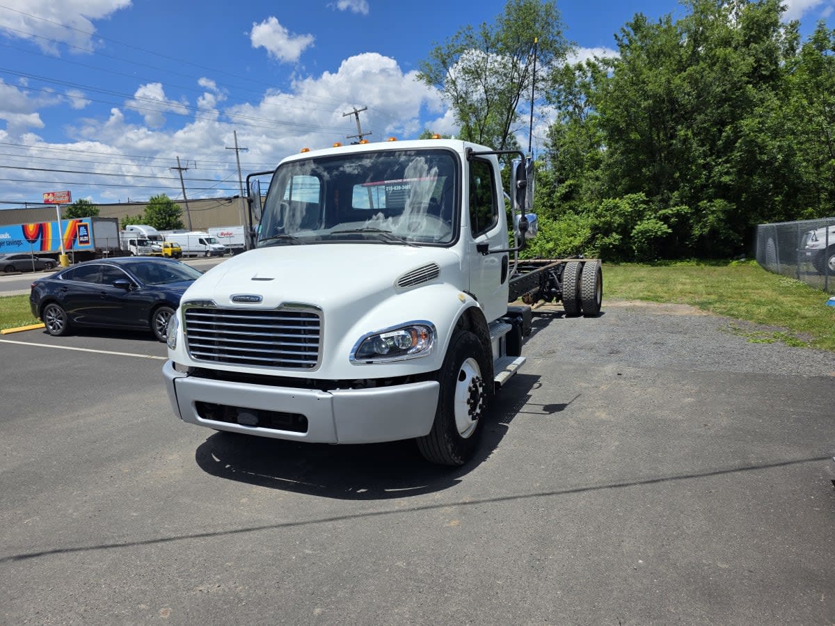 2019 Freightliner M2 106