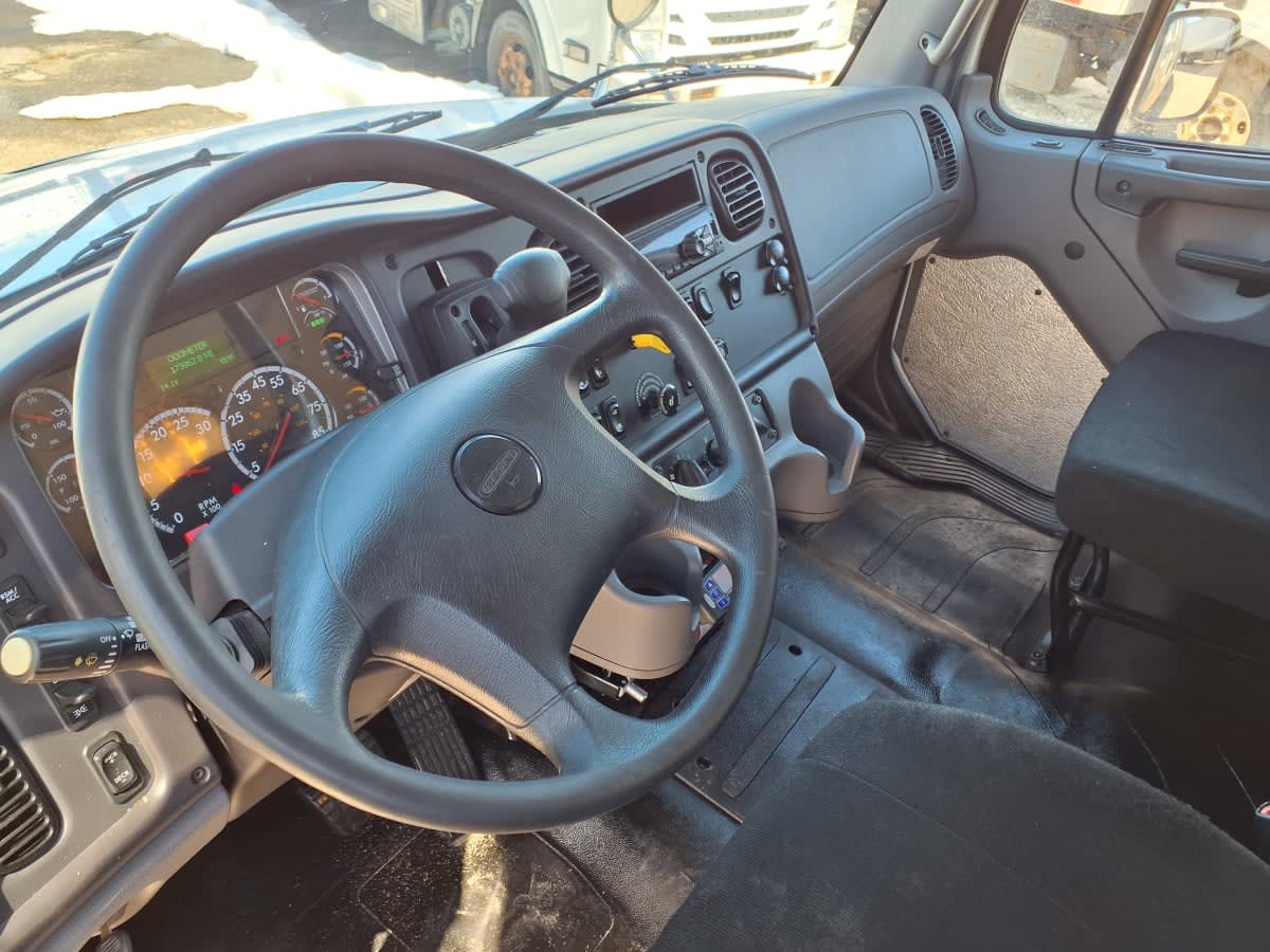 2019 Freightliner M2 106 in Warwick, RI — photo 8