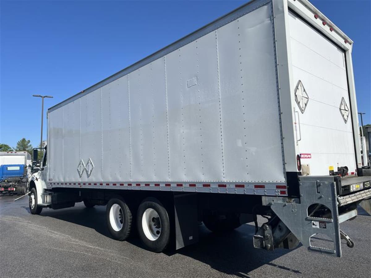 2019 Freightliner M2 106 in Beltsville, MD — photo 6