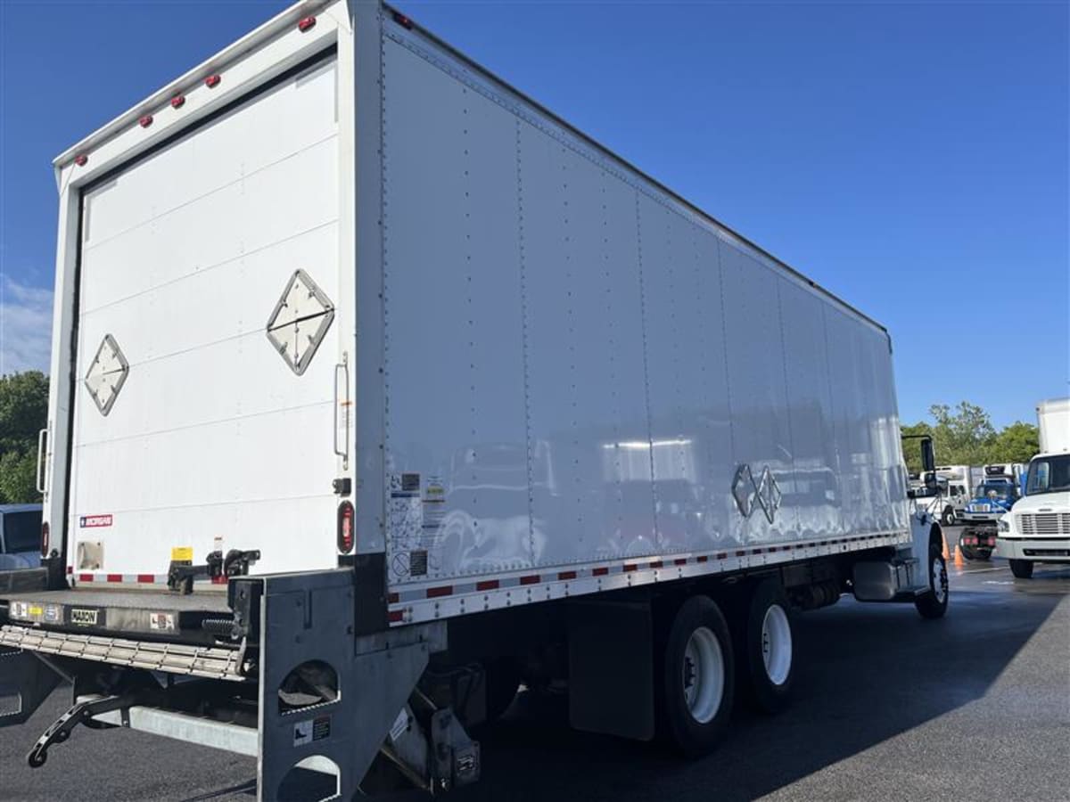 2019 Freightliner M2 106 in Beltsville, MD — photo 4
