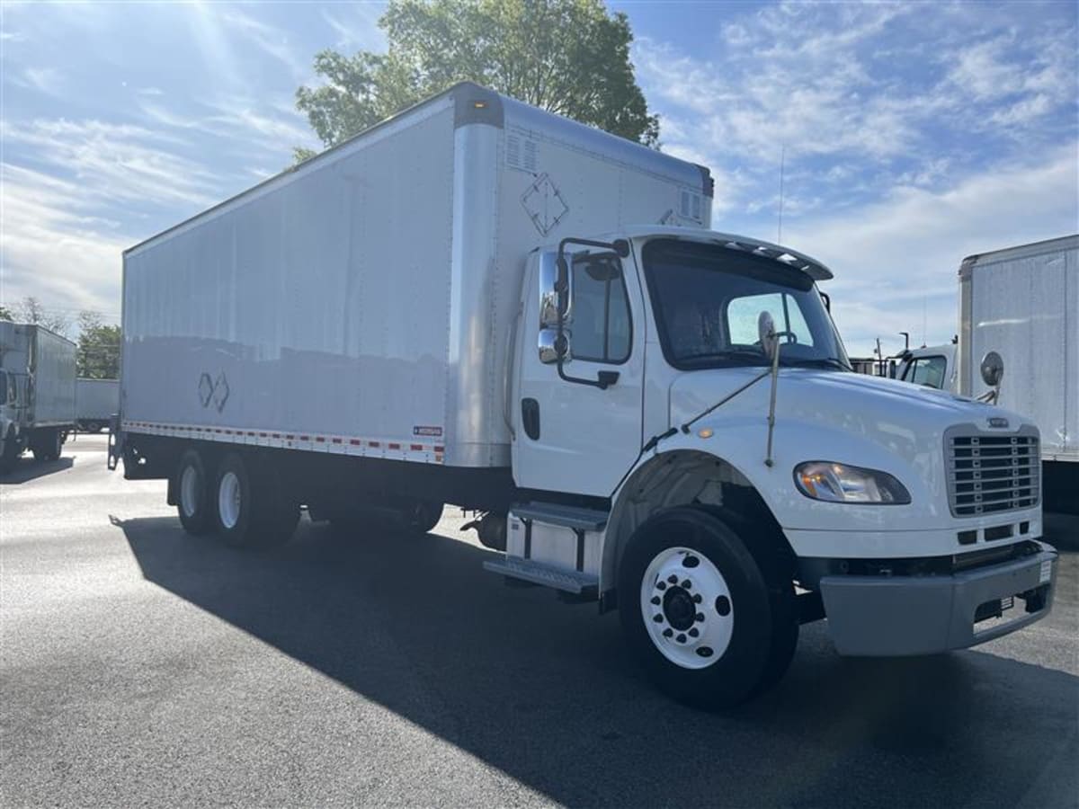 2019 Freightliner M2 106 in Beltsville, MD — photo 3