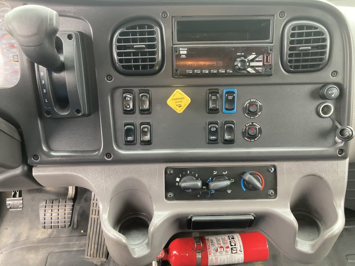 2019 Freightliner M2 106 in Springfield, MA — photo 12