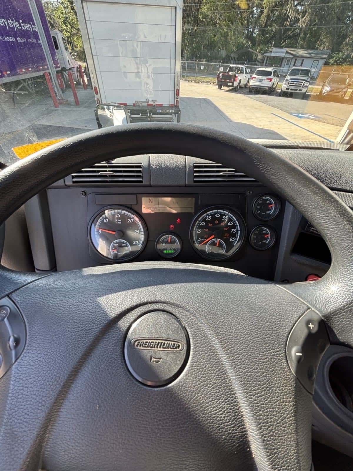 2019 Freightliner Cascadia in Jacksonville, FL — photo 9