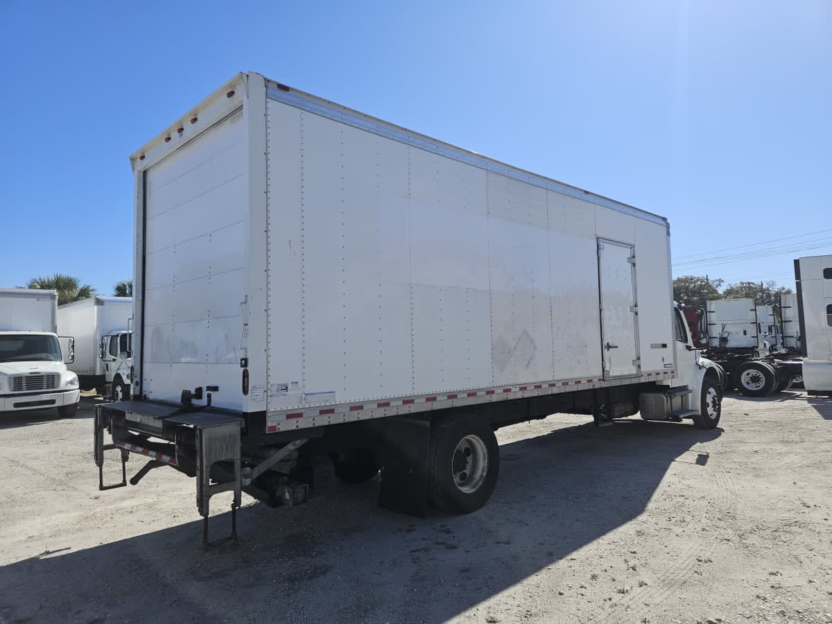 2019 Freightliner M2 106 in Orlando, FL — photo 4