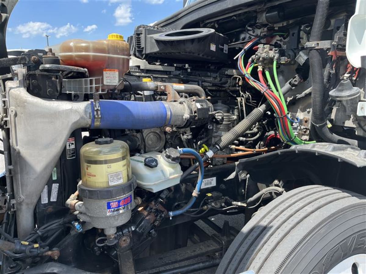 2019 Freightliner Cascadia in Beltsville, MD — photo 8
