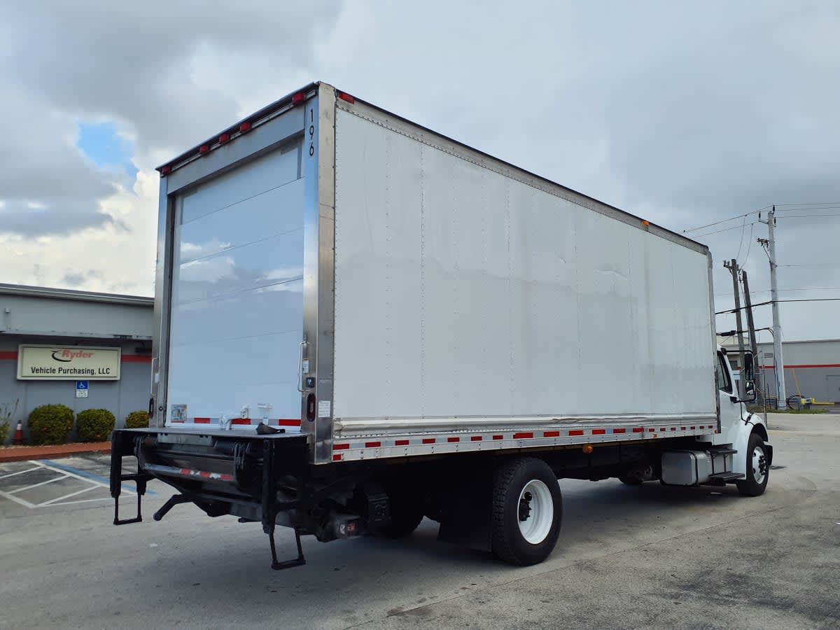 2019 Freightliner M2 106 in Miami, FL — photo 4