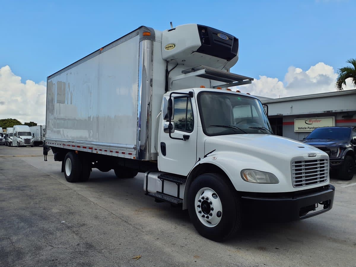 2019 Freightliner M2 106 in Miami, FL — photo 3