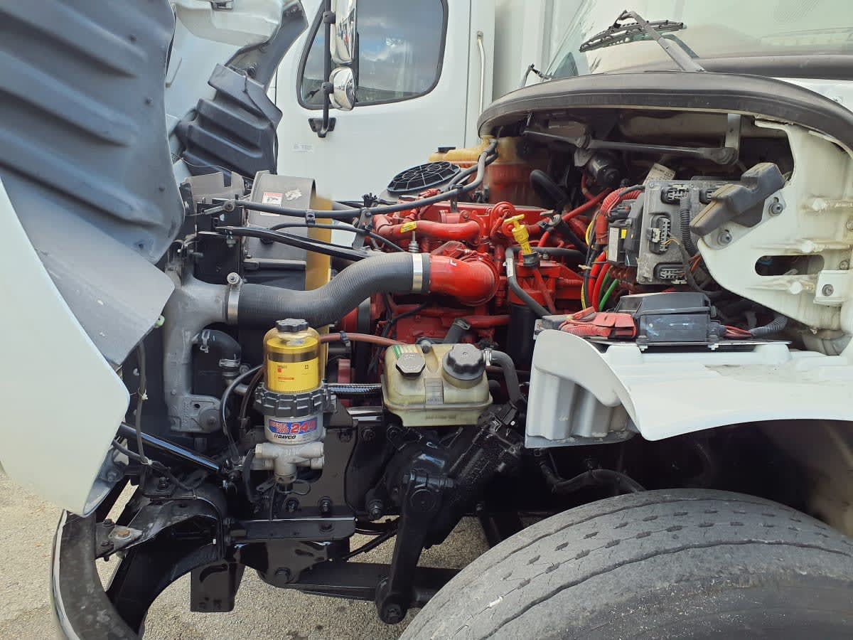 2019 Freightliner M2 106 in Miami, FL — photo 10