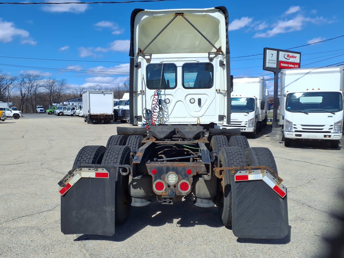 2019 Freightliner Cascadia in Warwick, RI — photo 5