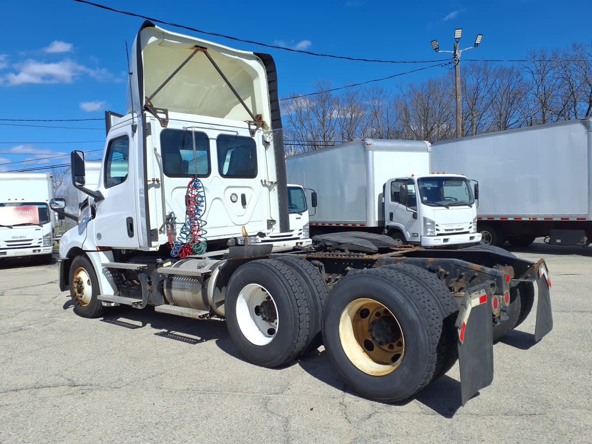 2019 Freightliner Cascadia in Warwick, RI — photo 6