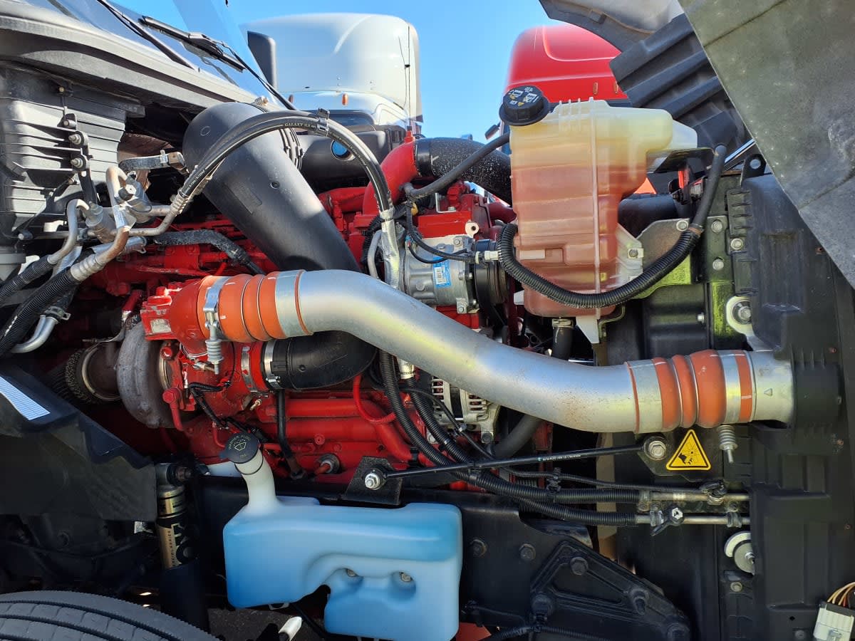 2019 International LT in Minneapolis, MN — photo 13