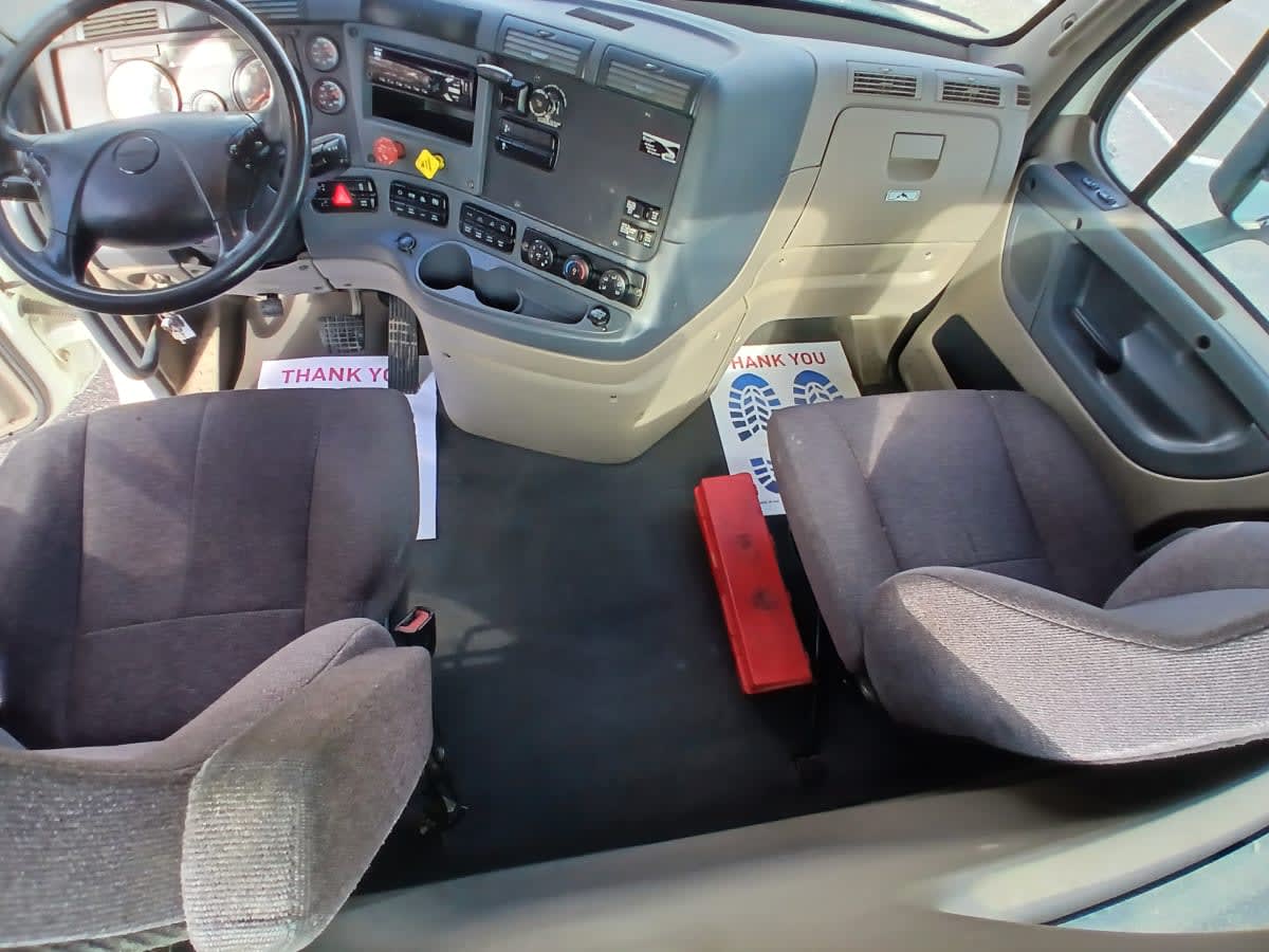 2019 Freightliner Cascadia in Jacksonville, FL — photo 7