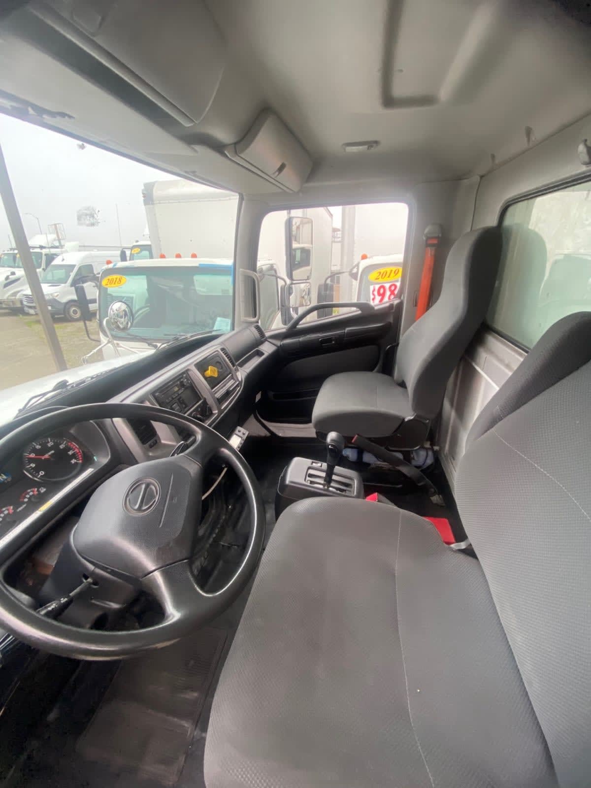 2019 Hino 268 in West Sacramento, CA — photo 8