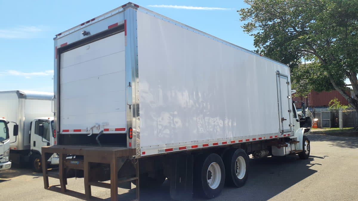 2019 Freightliner M2 106 in Springfield, MA — photo 4