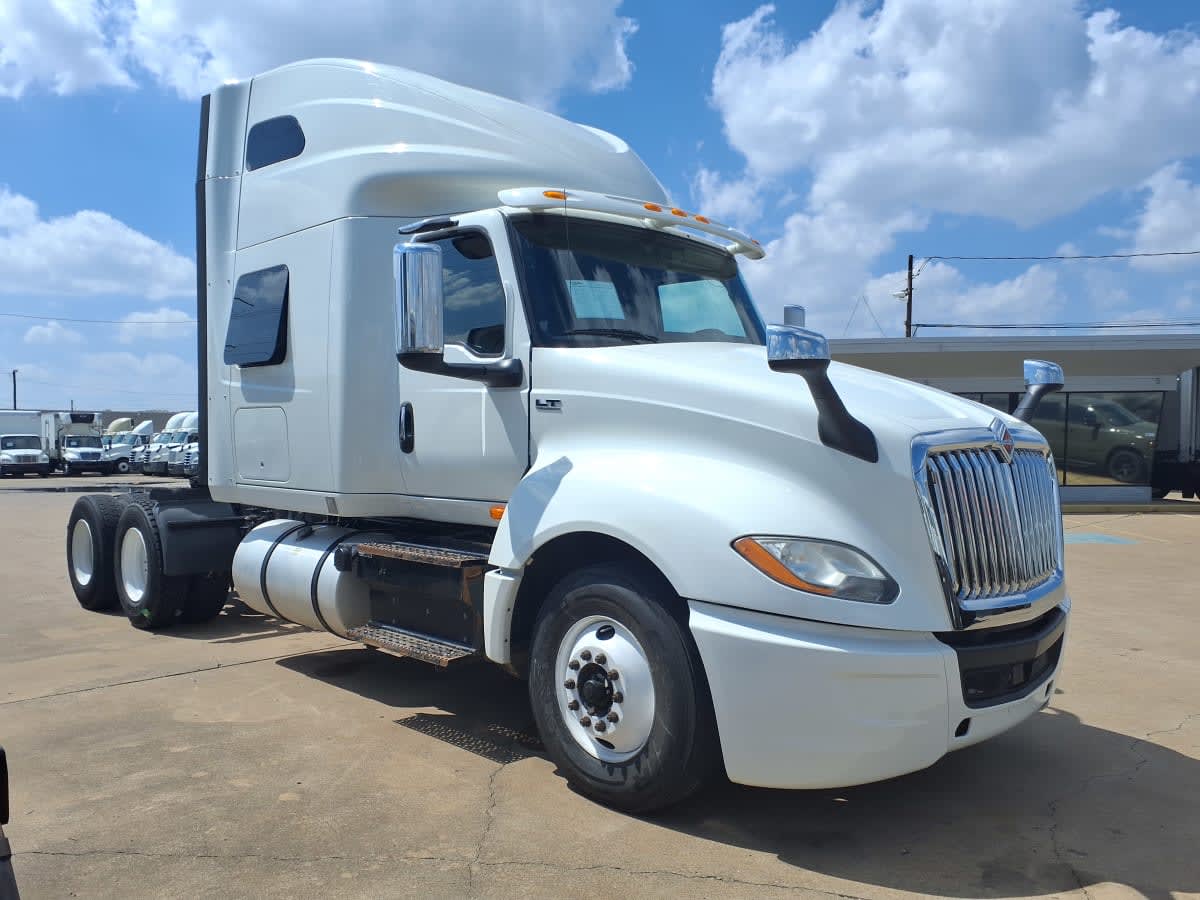 2019 International LT in Dallas, TX — photo 3