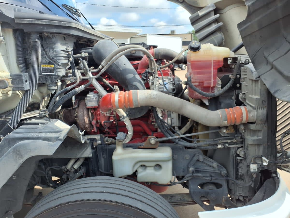 2019 International LT in Dallas, TX — photo 10
