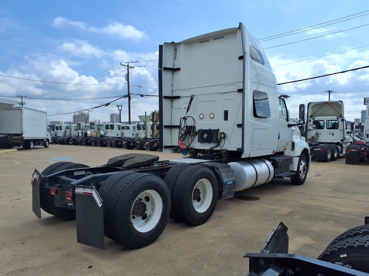 2019 International LT in Dallas, TX — photo 4