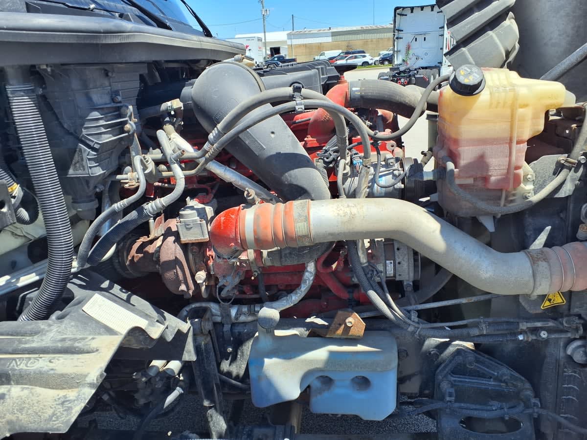 2019 International LT in Cleveland, OH — photo 10