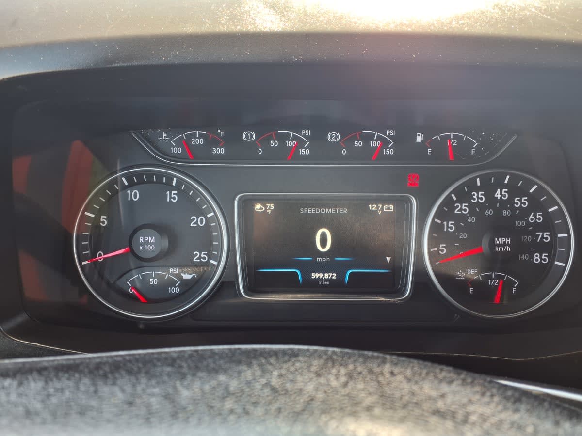 2019 International LT in Cleveland, OH — photo 12