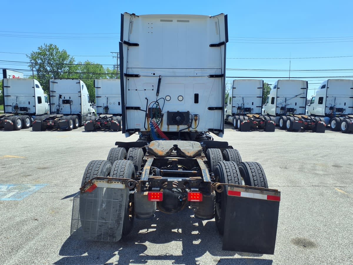 2019 International LT in Cleveland, OH — photo 5