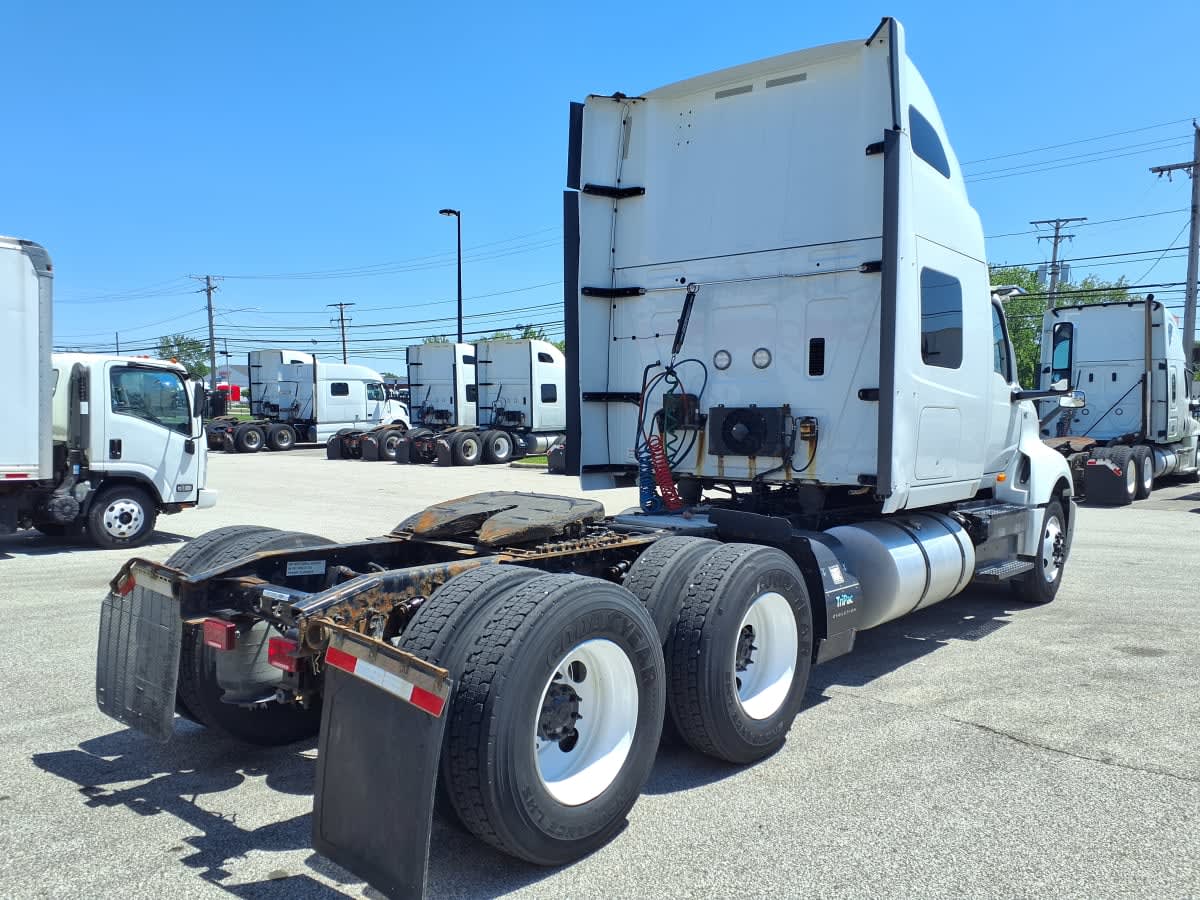 2019 International LT in Cleveland, OH — photo 4