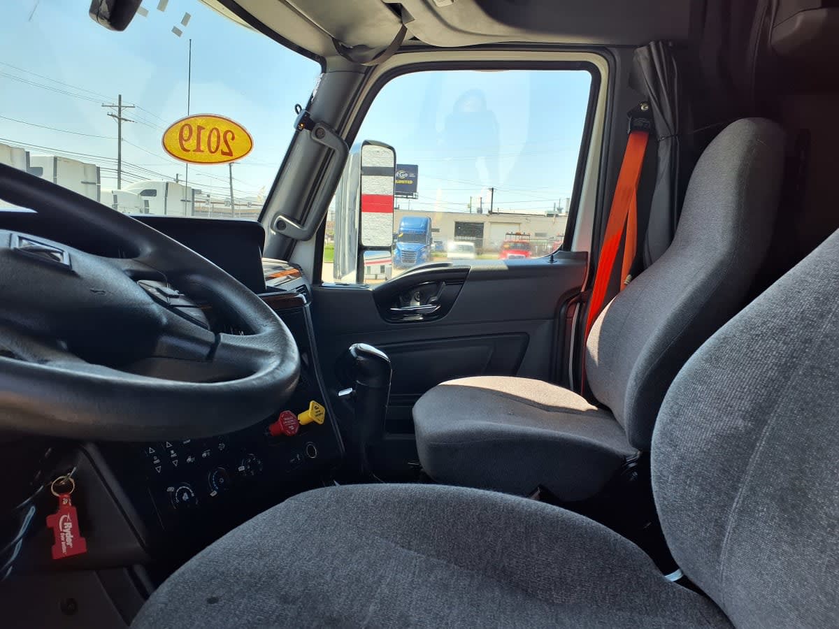 2019 International LT in Cleveland, OH — photo 7