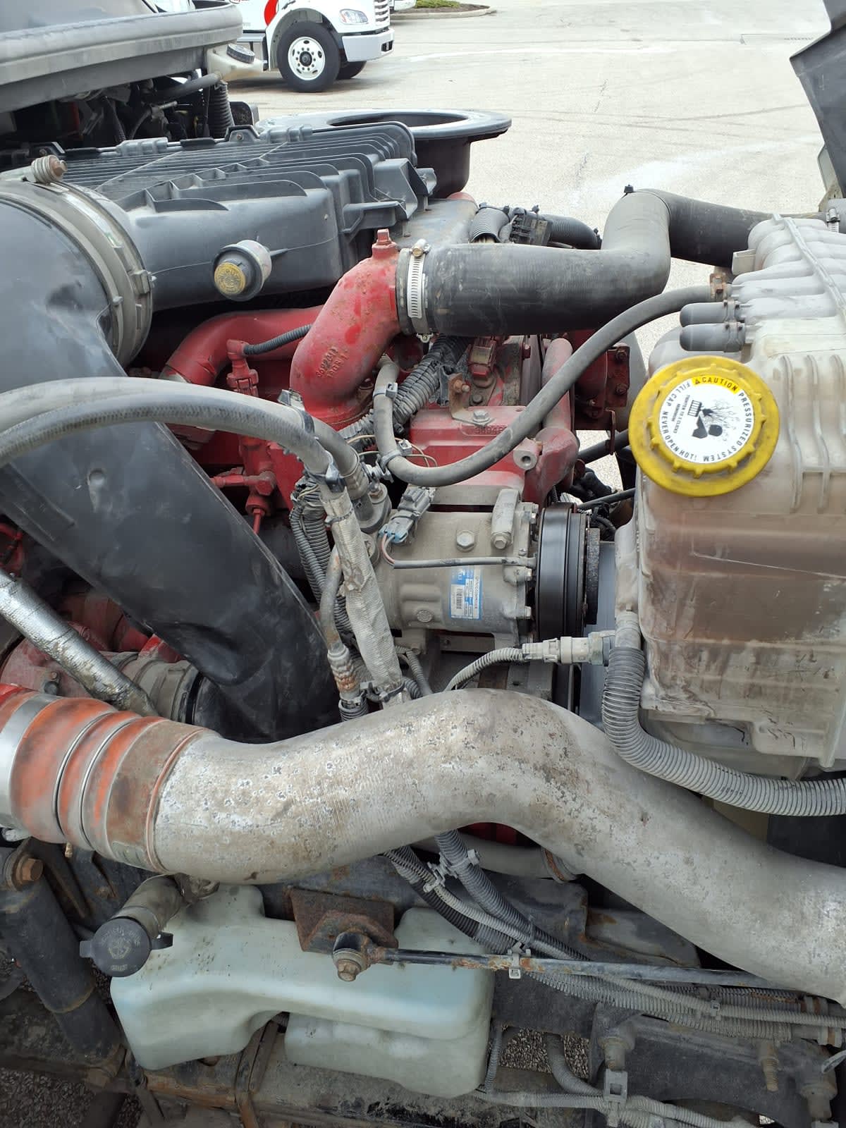2019 International LT in Cleveland, OH — photo 11