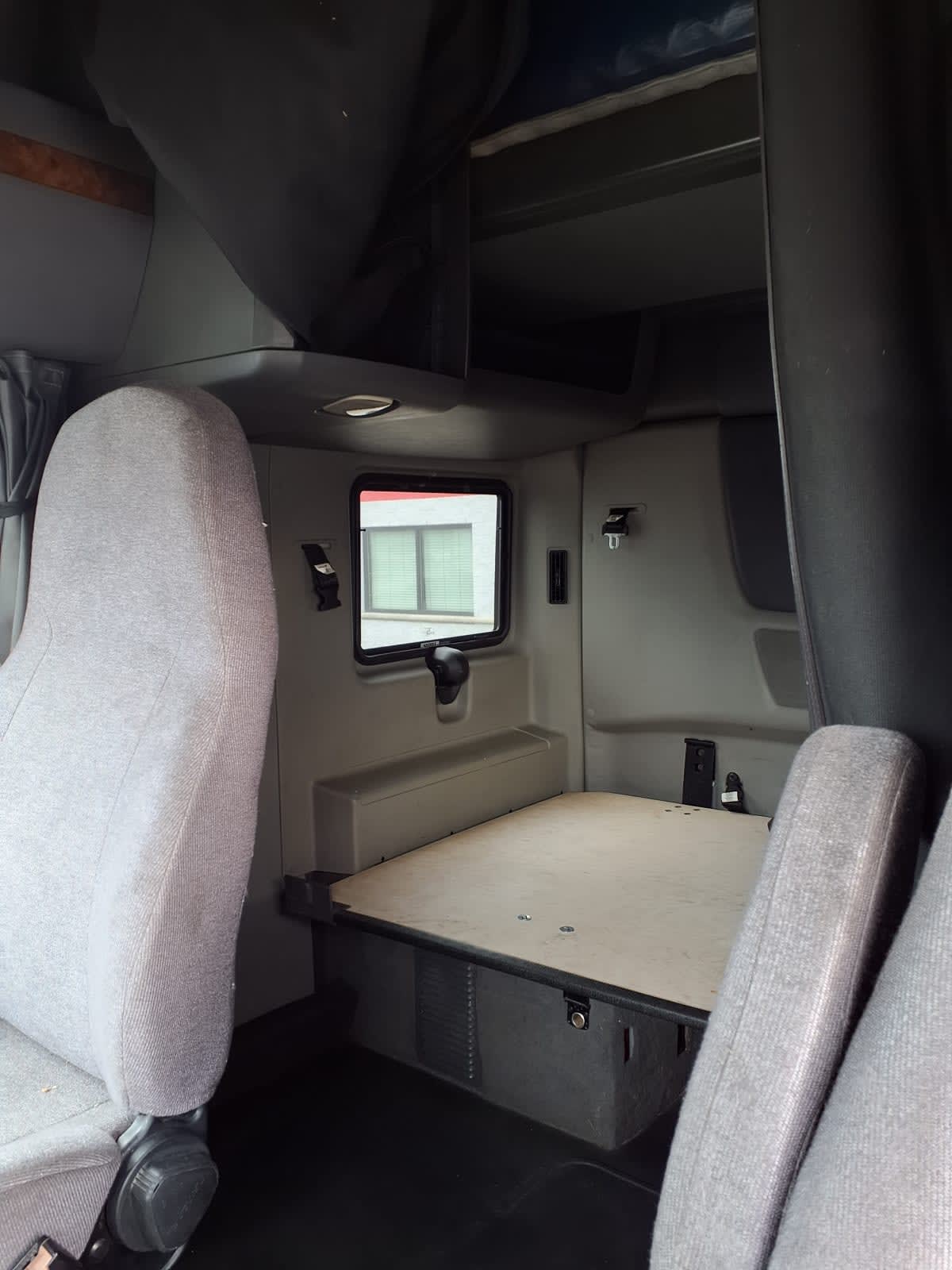 2019 International LT in Cleveland, OH — photo 8